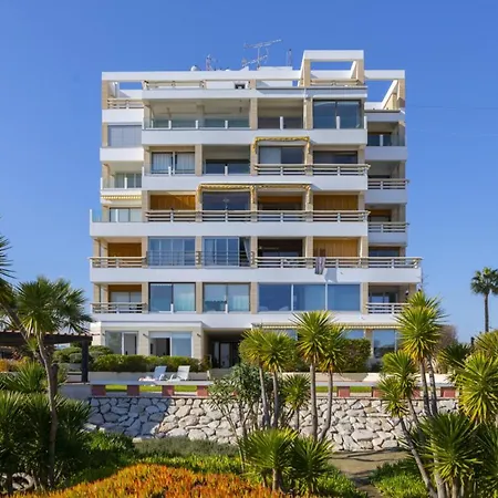 Imagine You And Your Family Renting This Perfect Beachfront Apartment, 1388 *