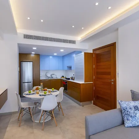 Villa Imagine You And Your Family Renting This Perfect Beachfront Apartment, 1388 Larnaka