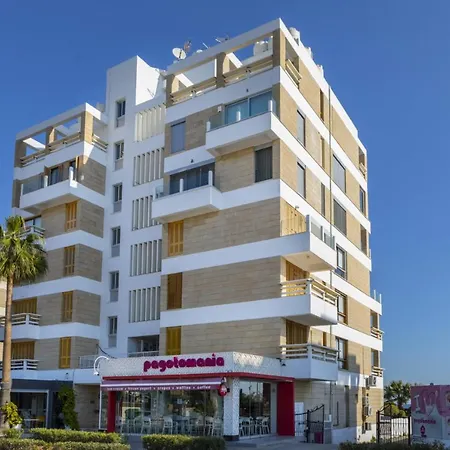 Imagine You And Your Family Renting This Perfect Beachfront Apartment, 1388 Willa Larnaca