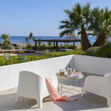 Willa Imagine You And Your Family Renting This Perfect Beachfront Apartment, 1388 *